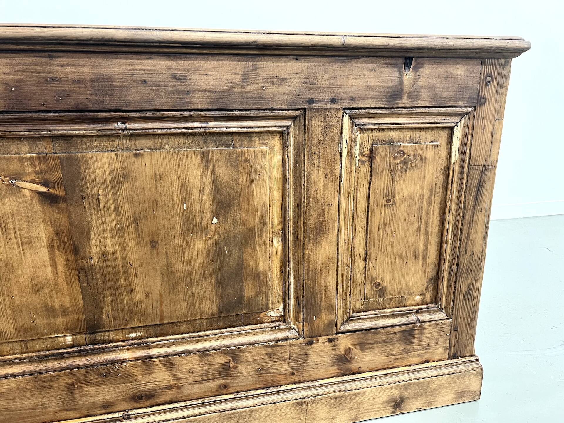 Comptoir de commerce des années 1900