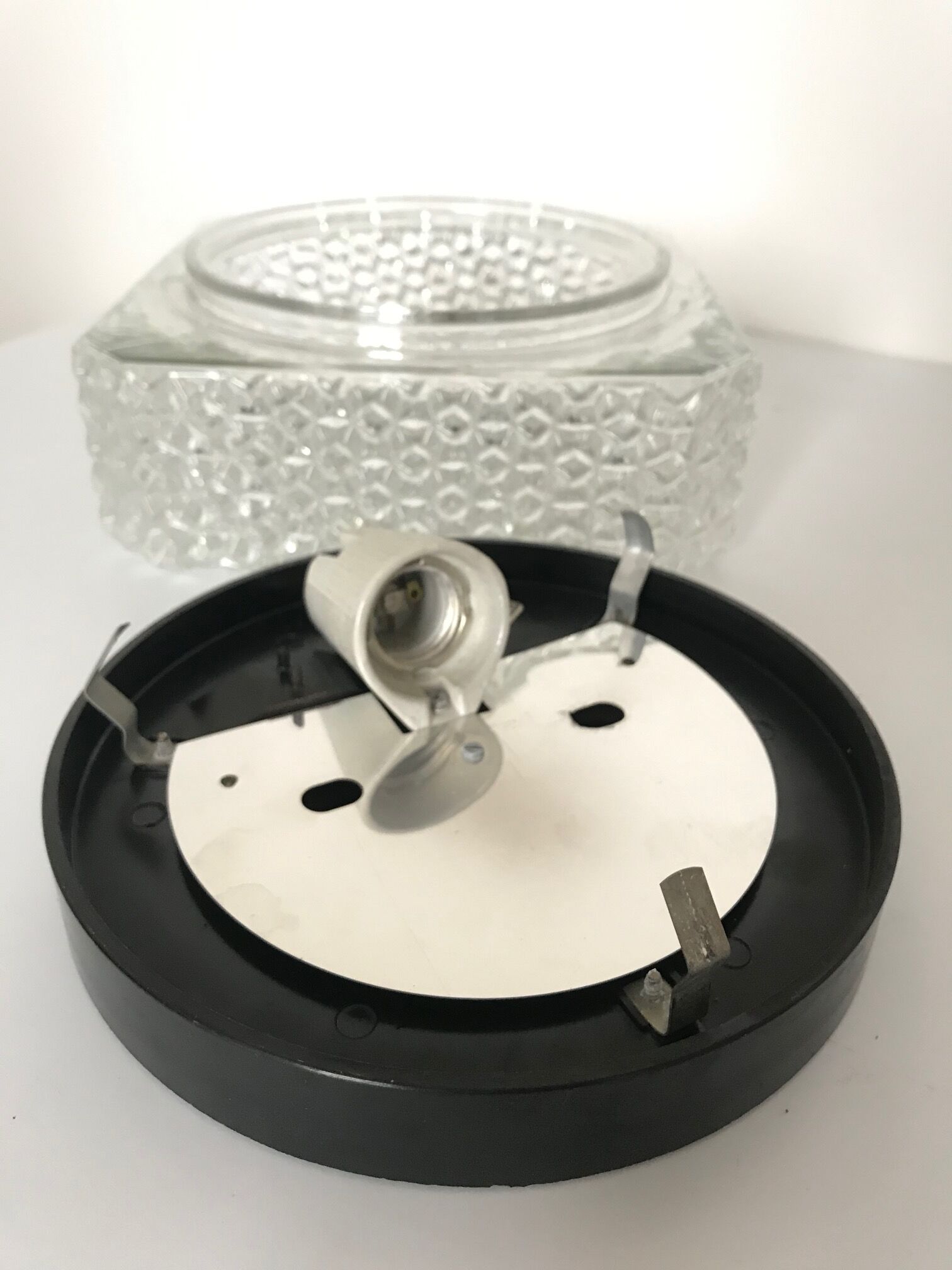 Square chiselled glass ceiling