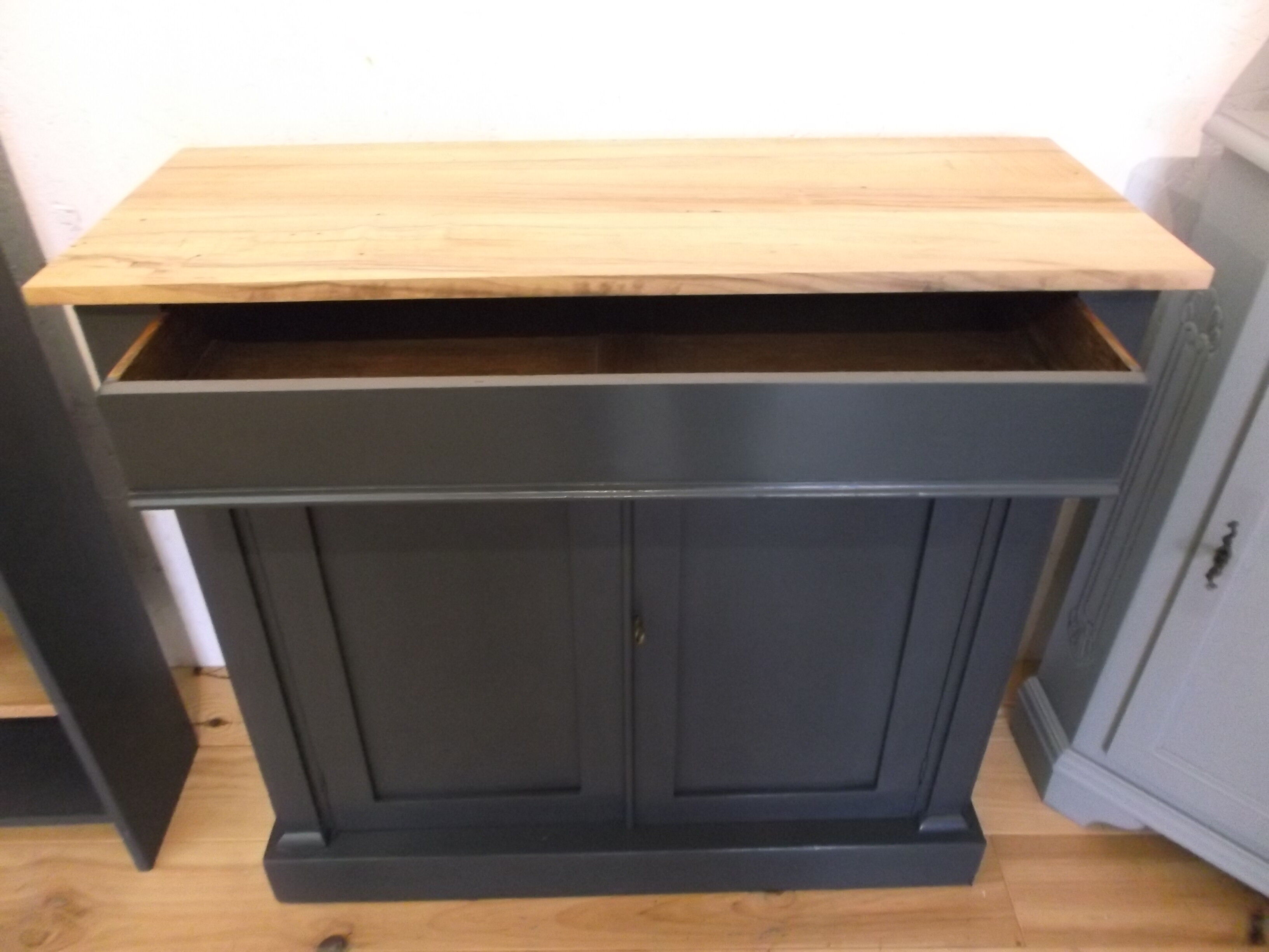 Accent furniture