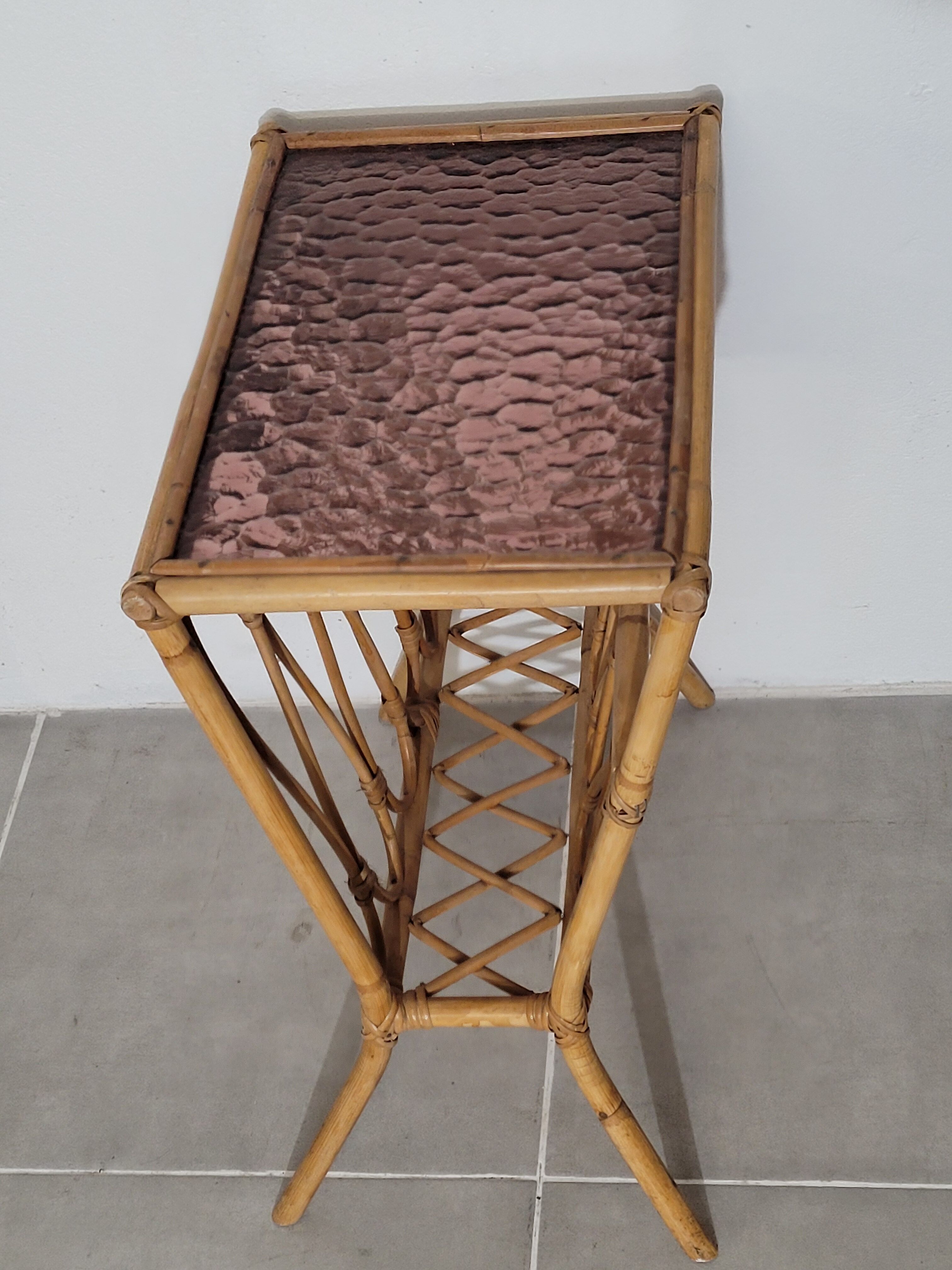 Rattan glass magazine holder