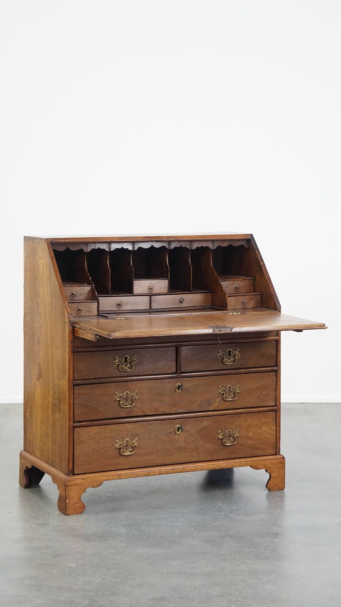 Antique English oak secretaire late 18th/early 19th century with stepped interior and working locks