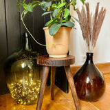 Tripod stool feet compass