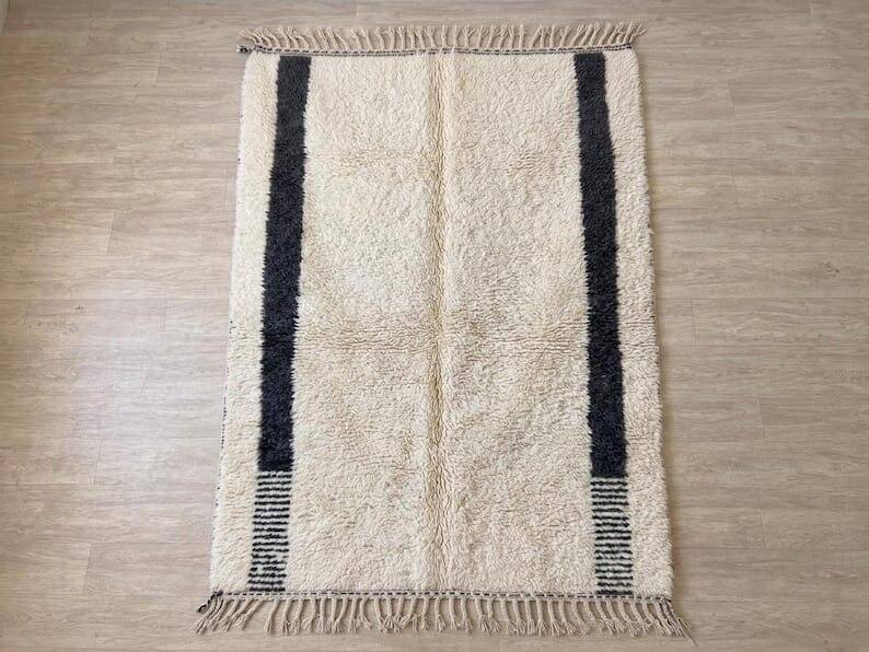Handmade traditional Beni Ouarain rug size 150/250 cm
