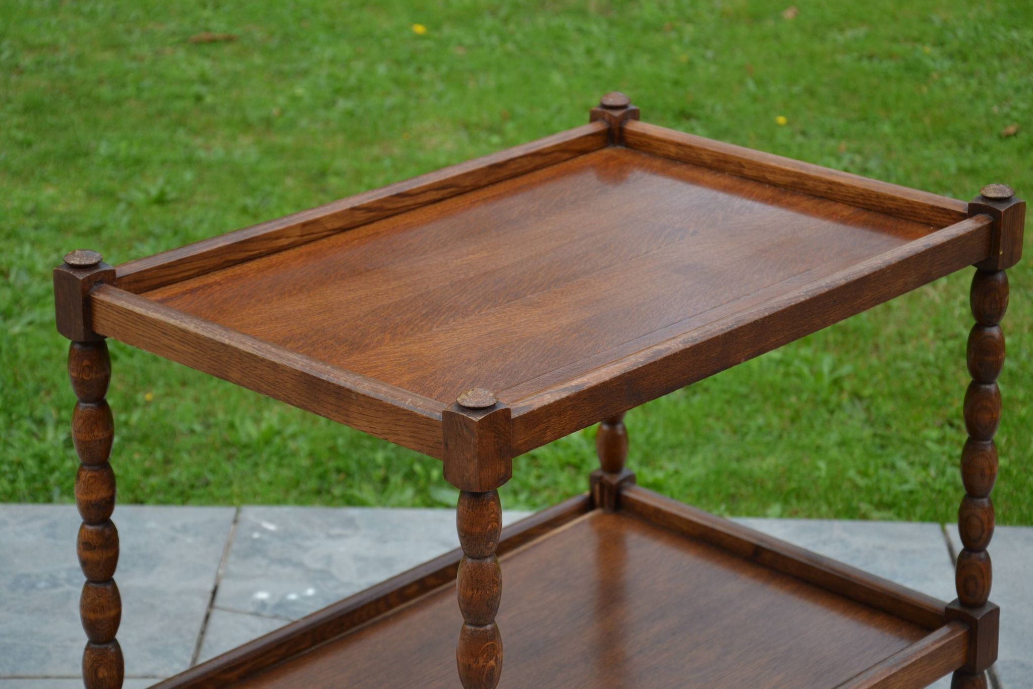 Desserte en bois, plateau en verre