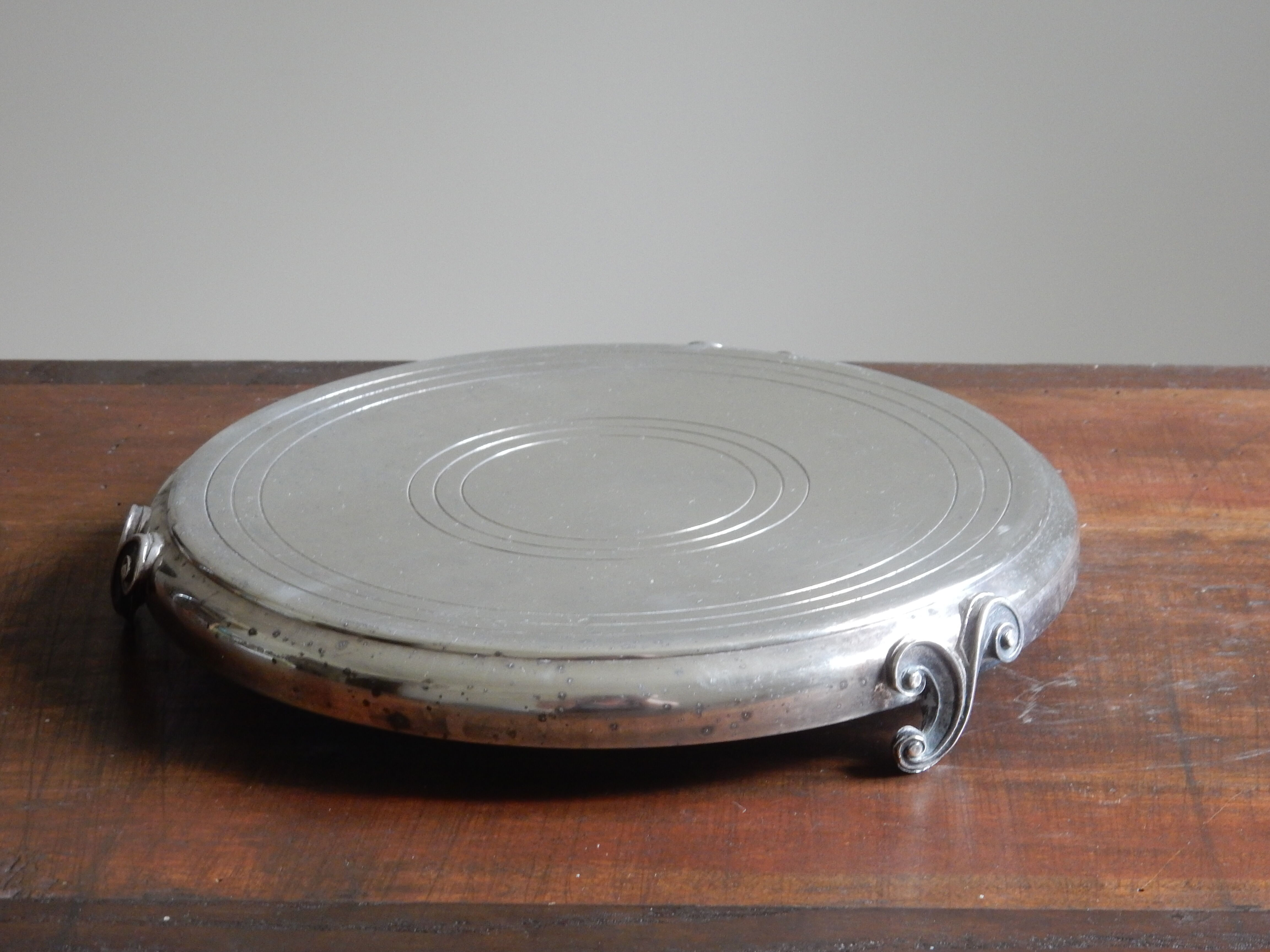 Silver metal underside, France