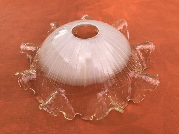 Années 1930 Abat-jour à volants verre transparent et blanc de lait