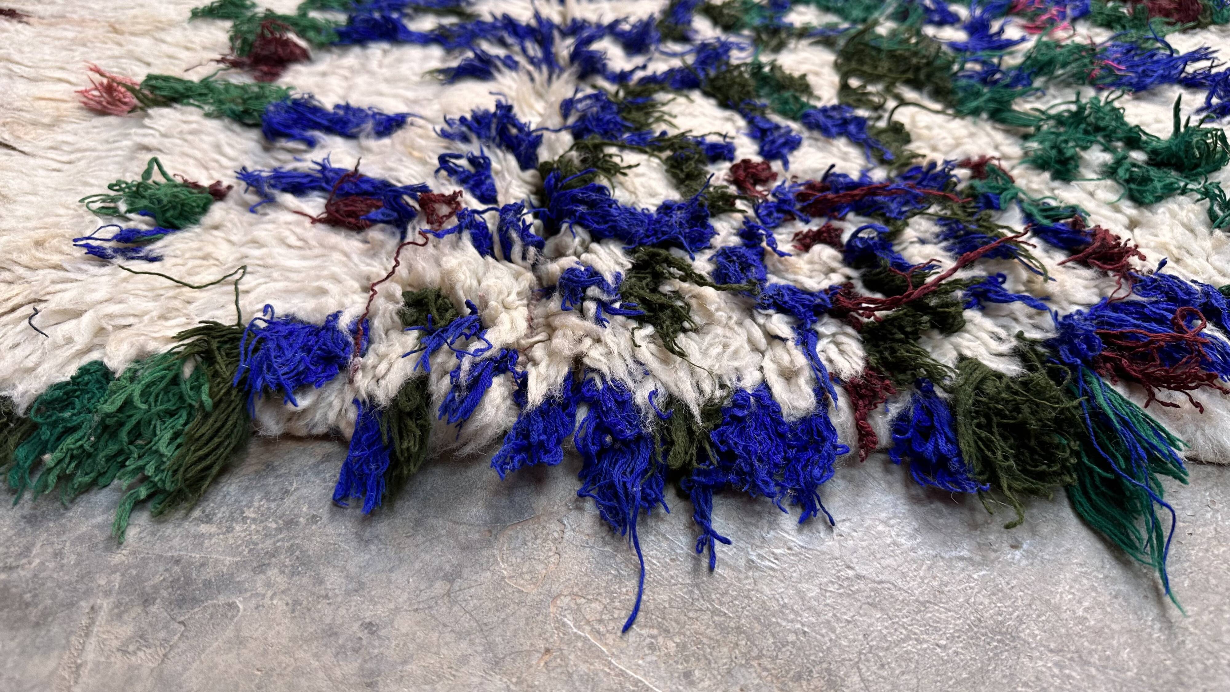 Azilal white and blue Berber rug - 165 x 73 cm