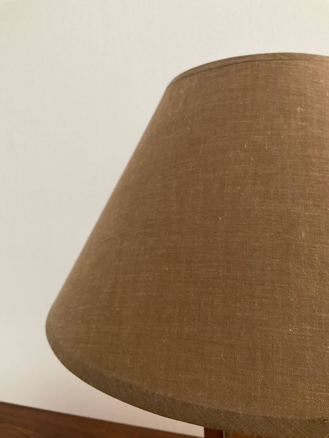 Vintage lamp in leather and gold metal