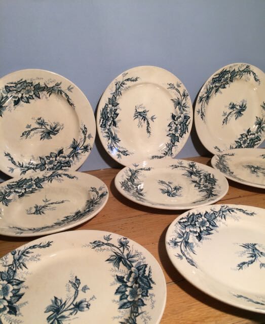 Suite of 12 land of iron plates