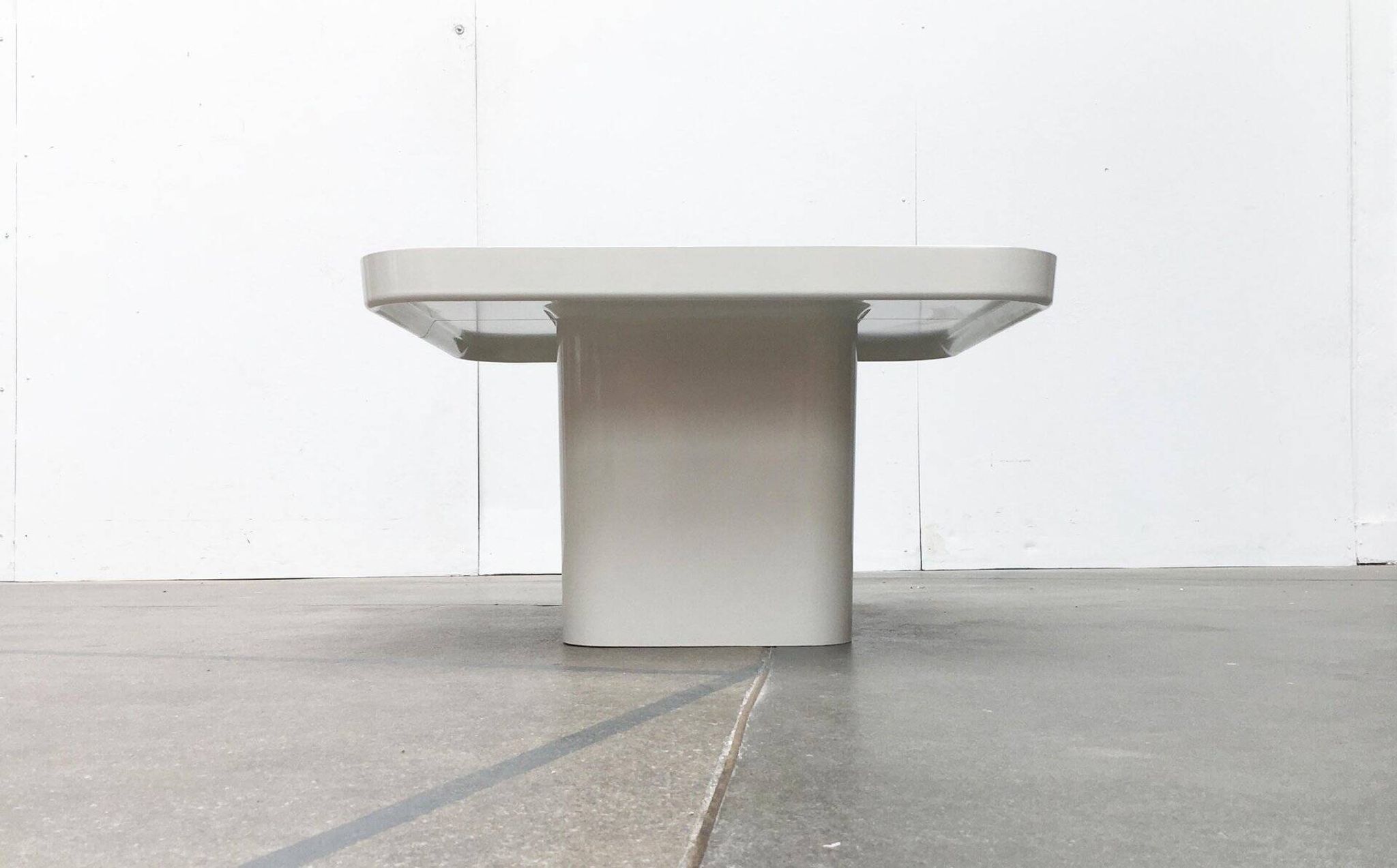 Table Basse Allemande du Milieu du Siècle par Peter Ghyczy
