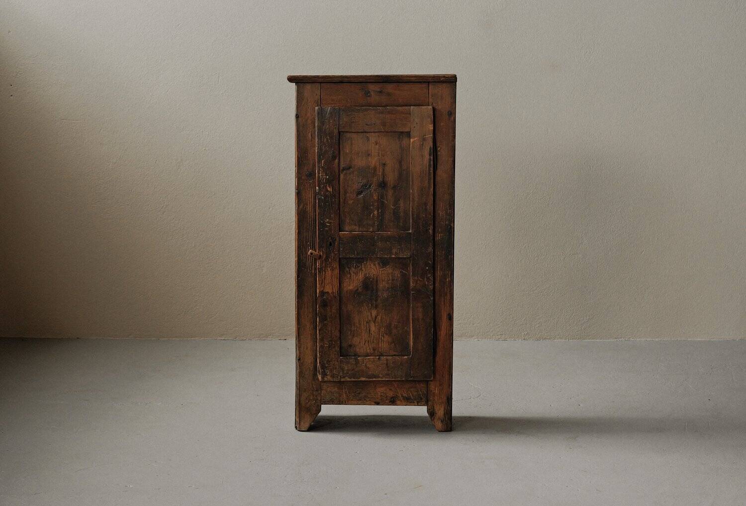 One-door cabinet, folk art, Auvergne, 19th century