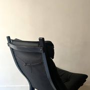 Scandinavian black leather armchair Siesta by Ingmar Relling, design 1970.