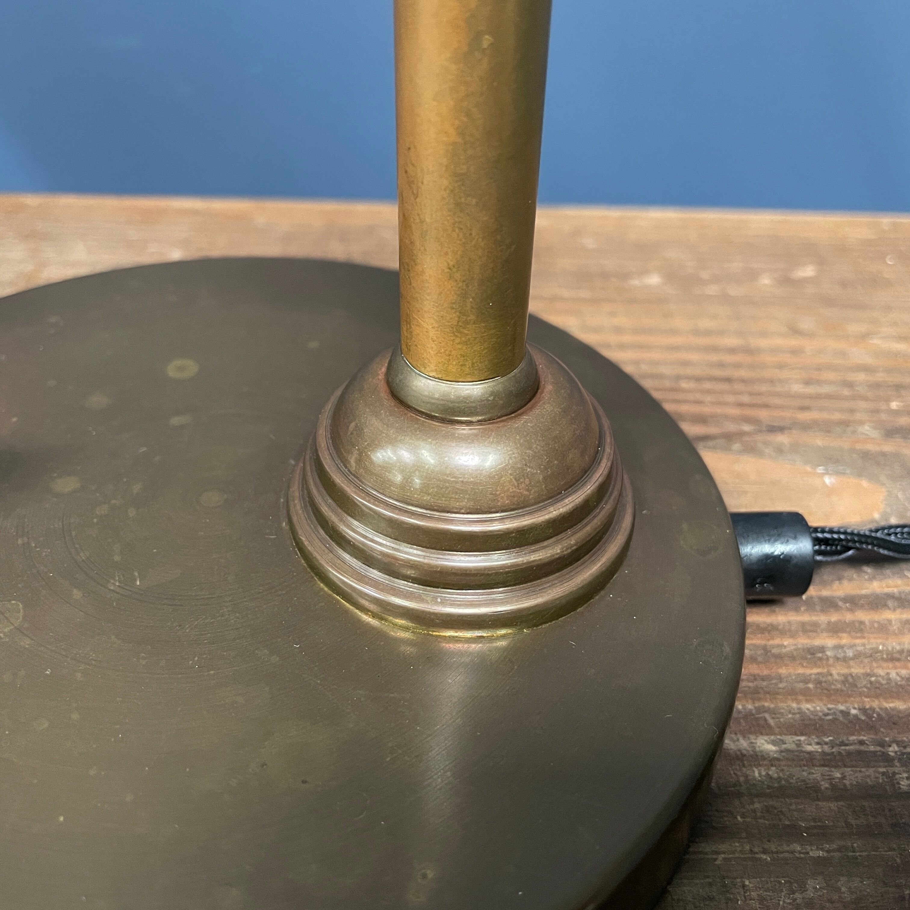 Old brass Dutch Daalderop desk lamp from the 1930s.