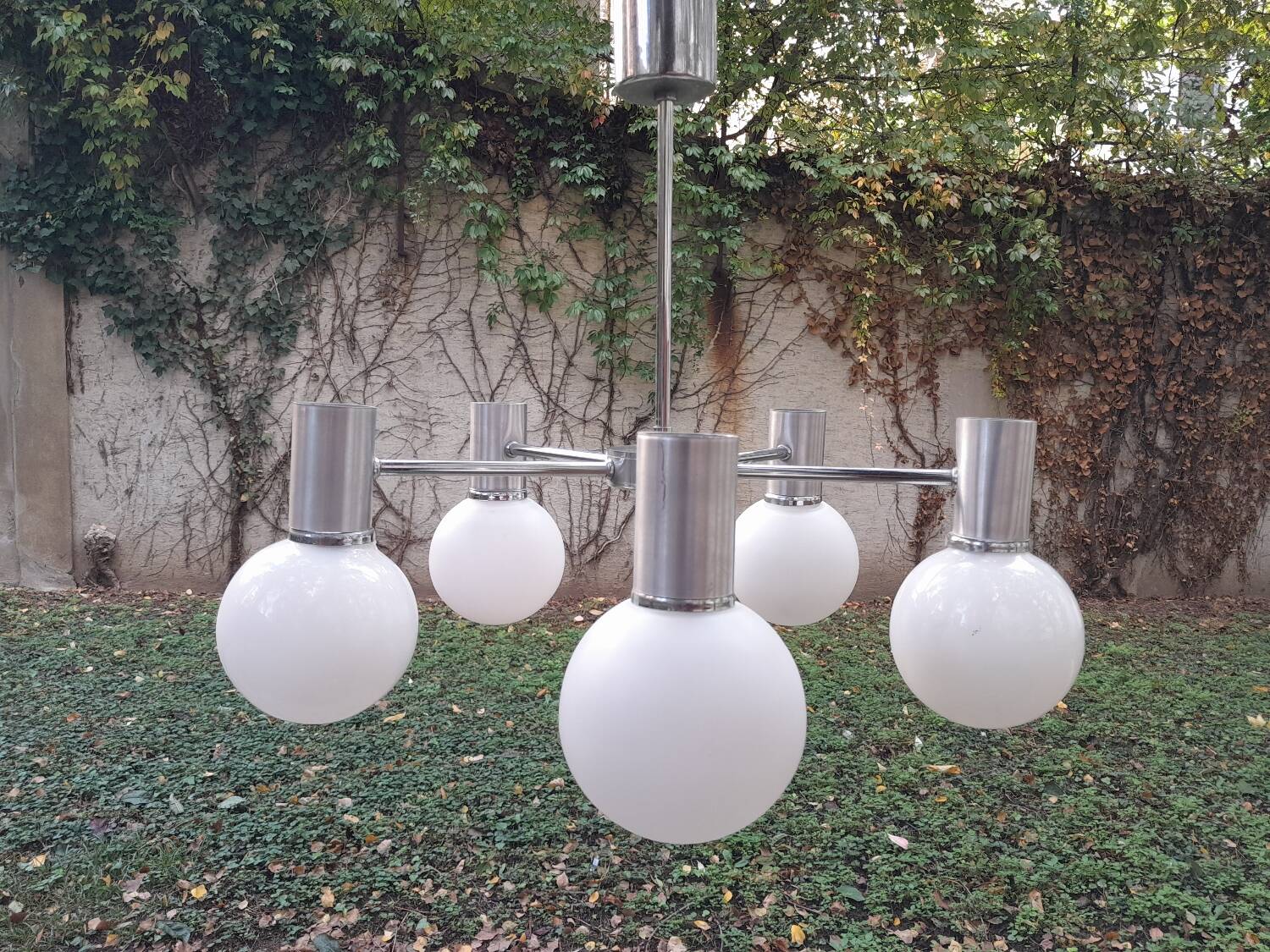 Lustre chrome