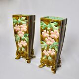 Paire de vases en faïence fleuris