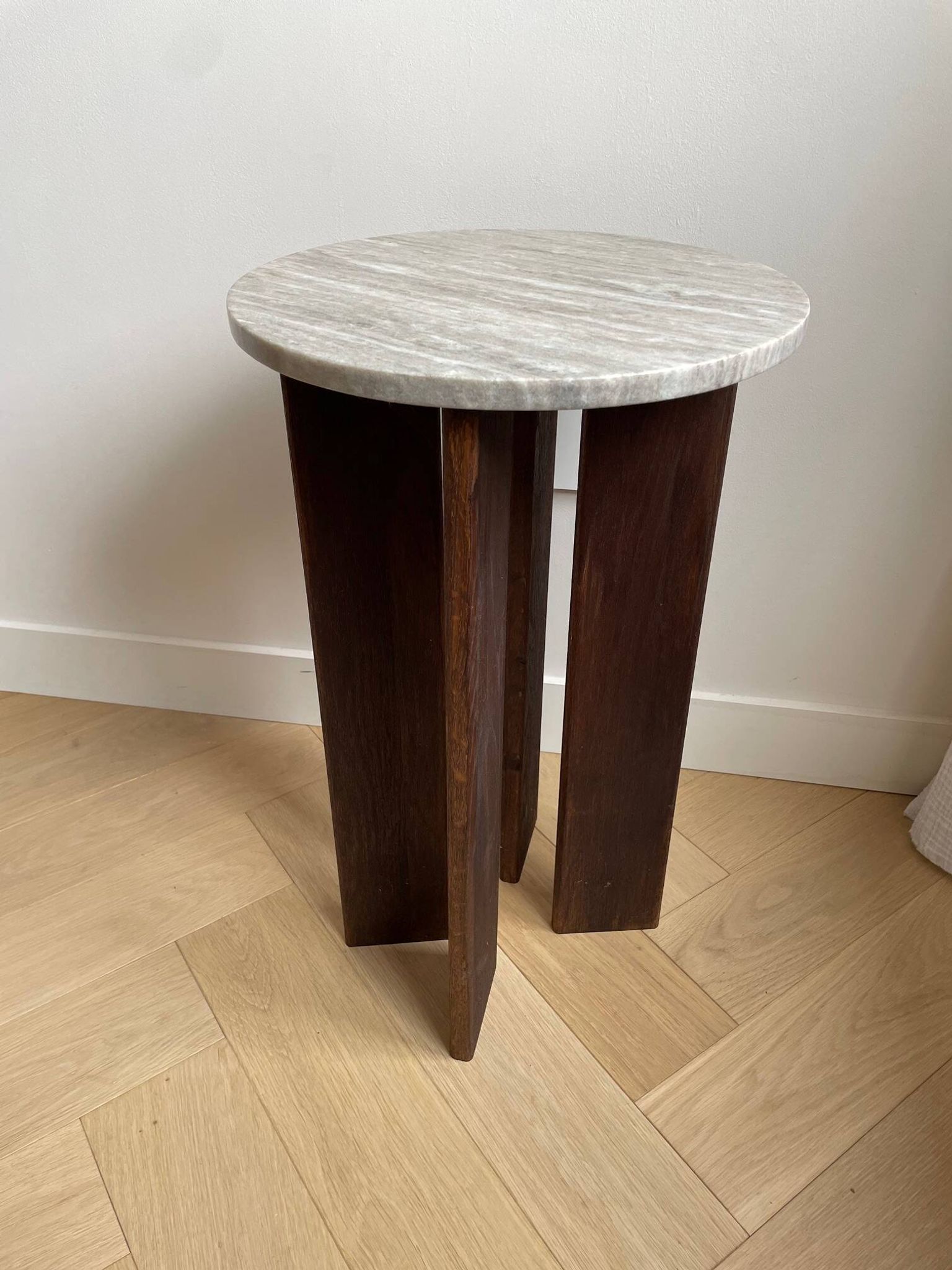 Side table in marble / solid oak