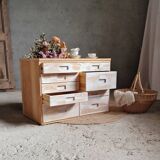 Joli meuble de rangement