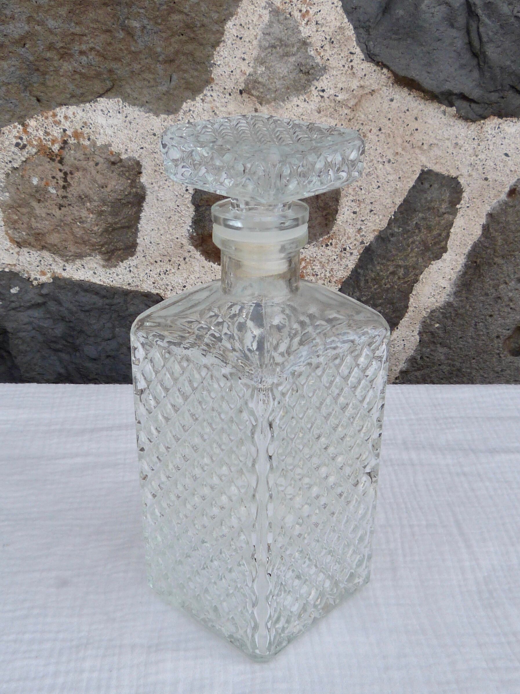 Glass whisky decanter