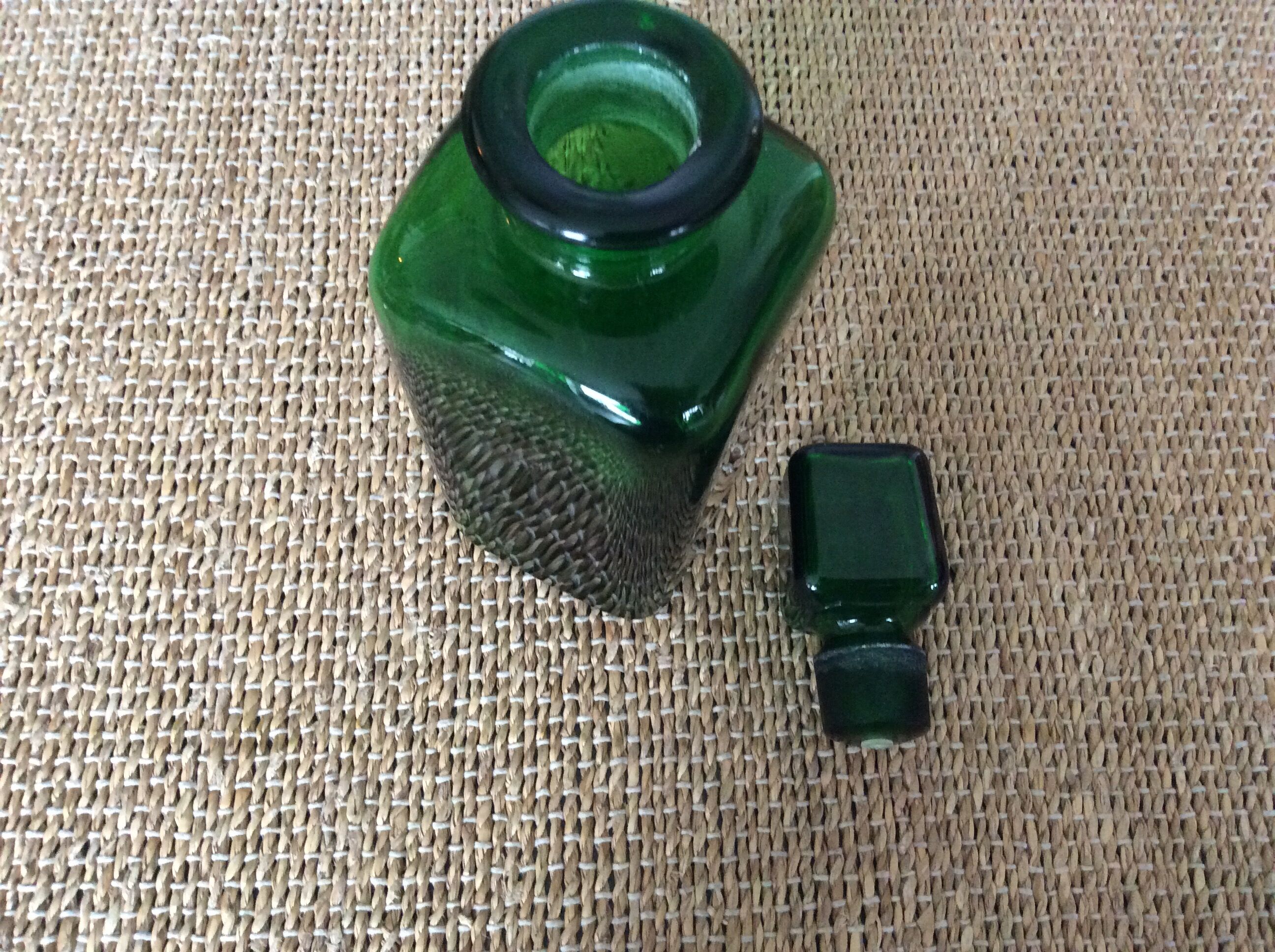 Green decanter
