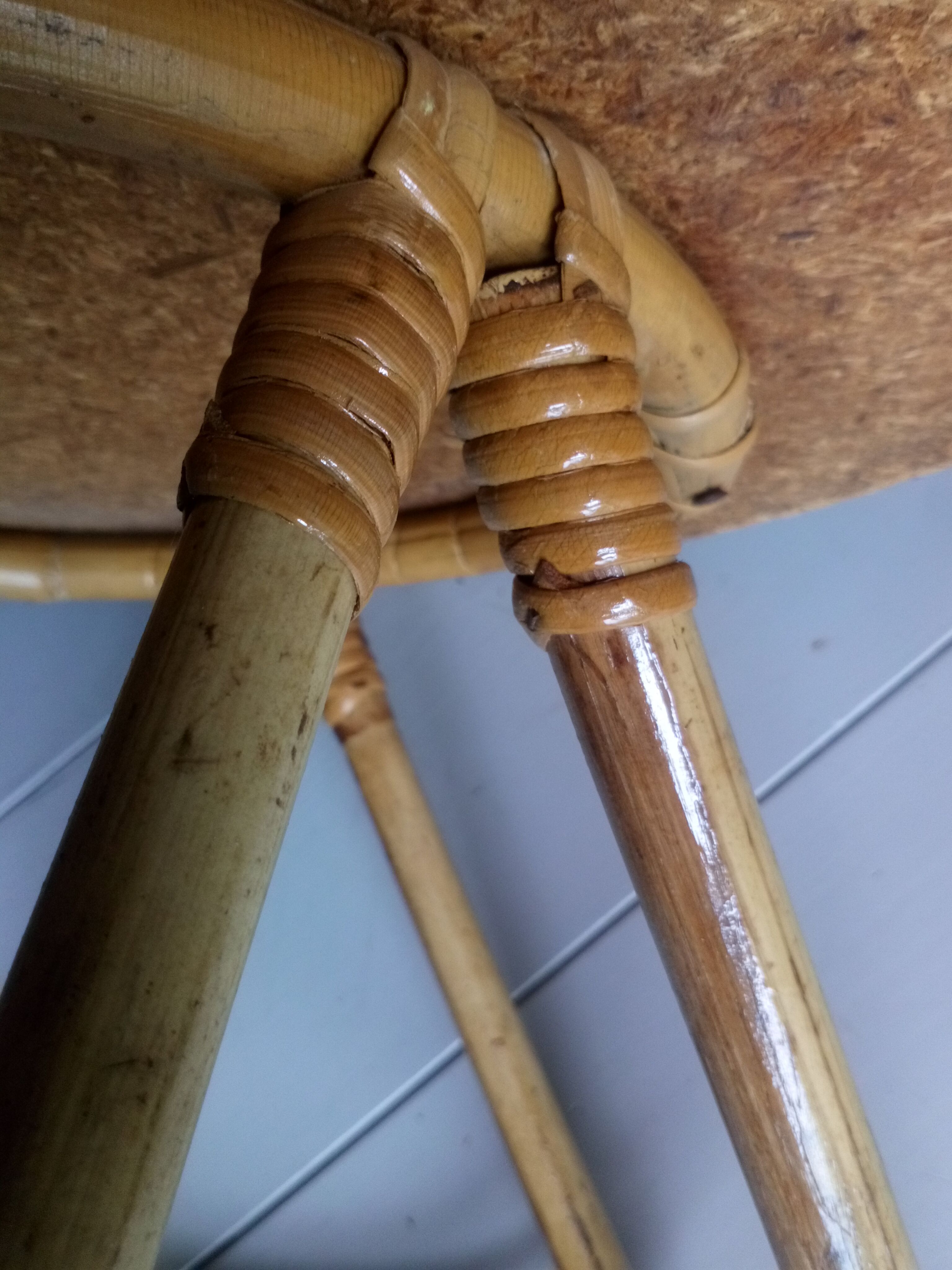 Extra roundtable in vintage rattan 50s