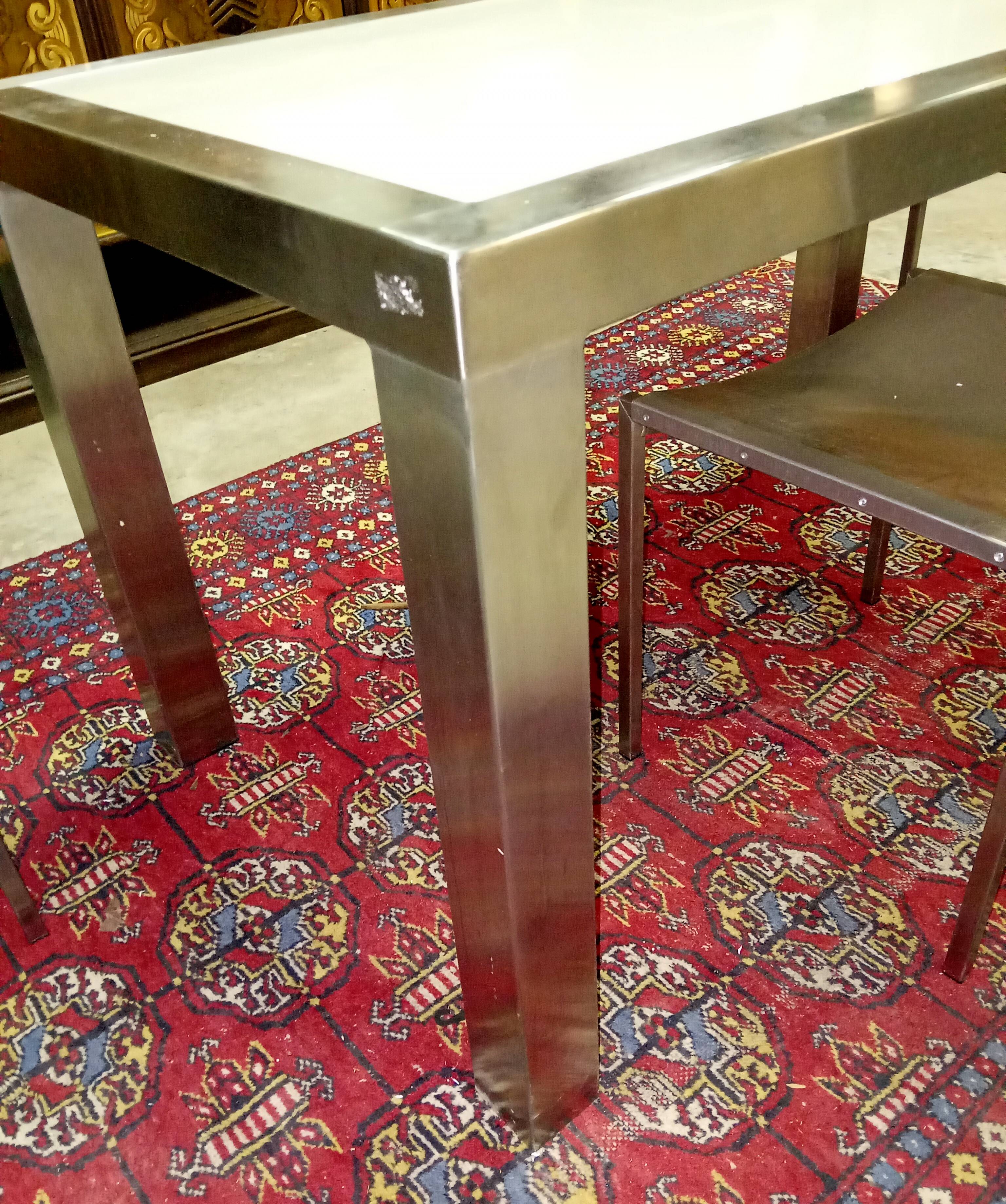 Design dining room set in brushed steel – Table and four chairs