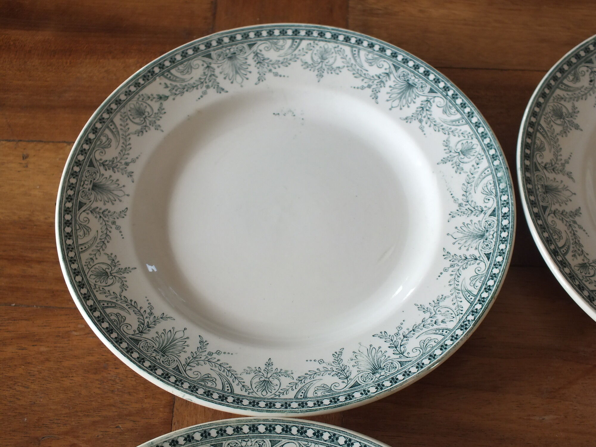 6 Flat plates in Iron Earth Moulin des Loups model Wilbur Lot 4