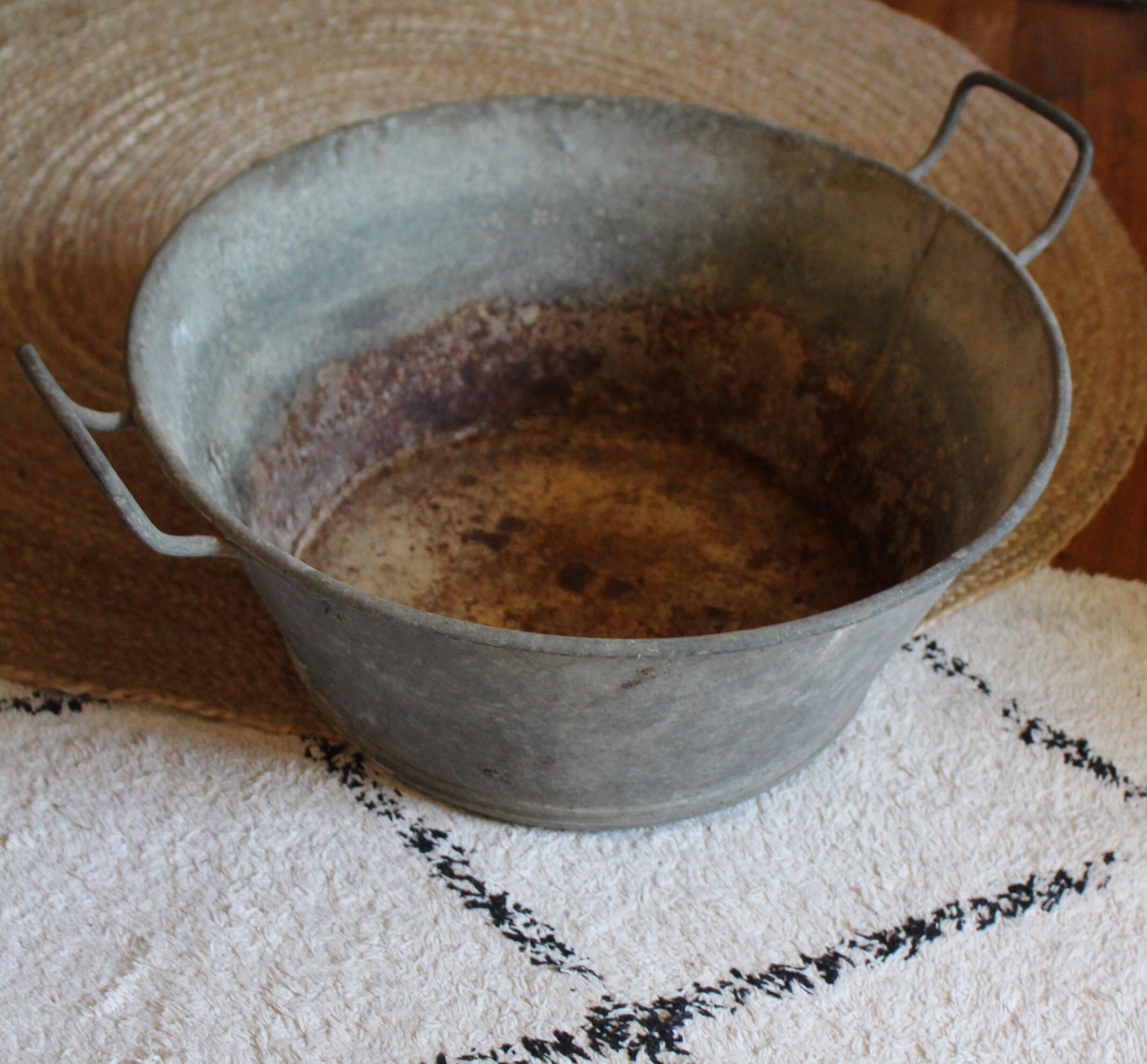 Zinc basin low garden