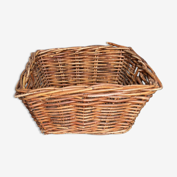 Square wicker basket