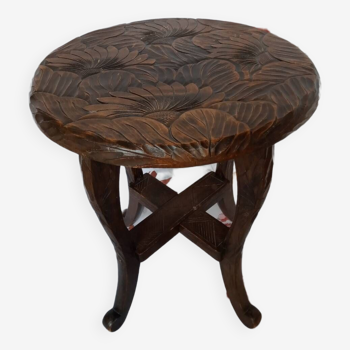 Pedestal table, carved wooden end table