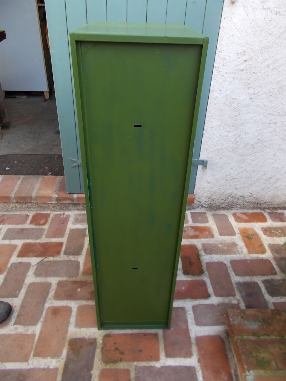 Valve steel furniture