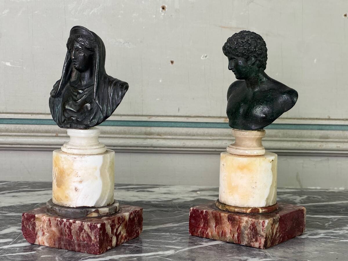 Two bronze busts in the style of the antique, 18th century.
