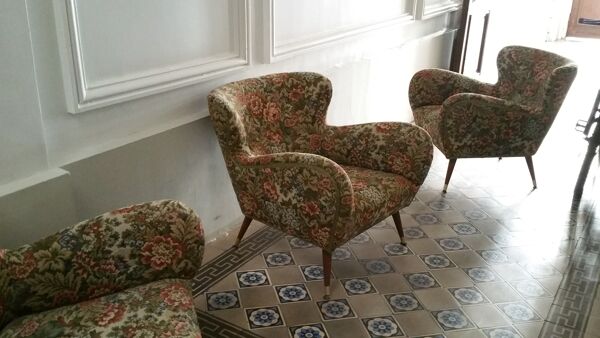 Paire de fauteuils organiques années 50-60