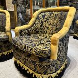 Napoleon III style living room with floral decoration