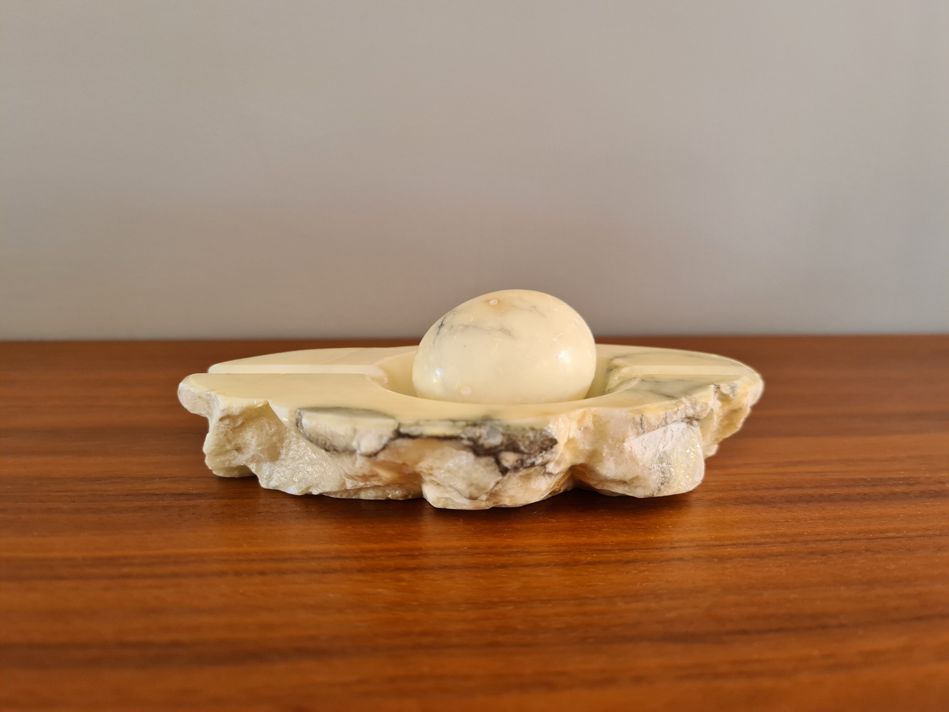 Ashtray in alabaster 1950