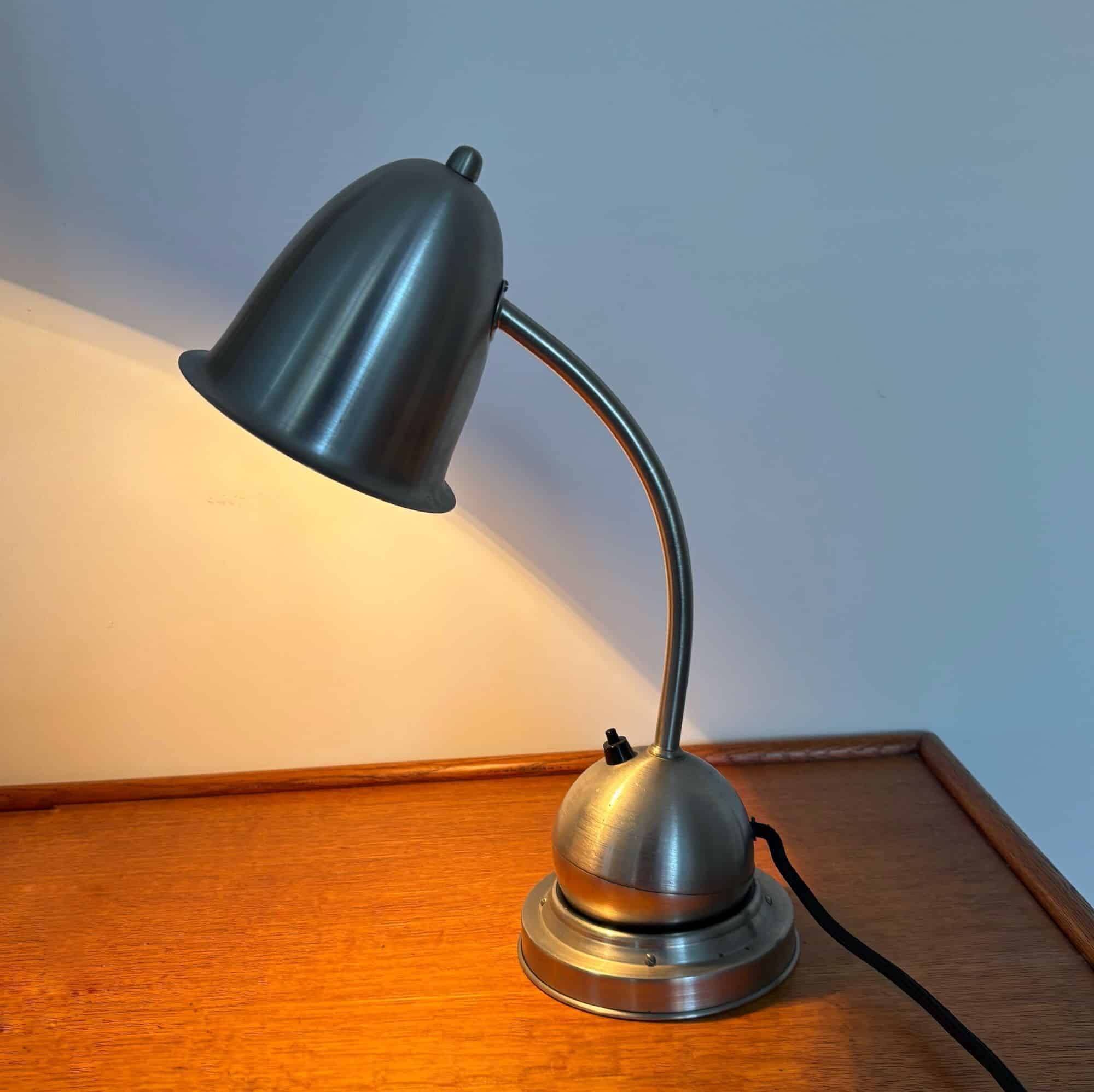 The Tumbler (De Tuimelaar) desk lamp, W.H. Gispen for Daalderop, ca. 1928
