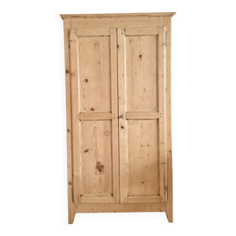 Armoire parisienne