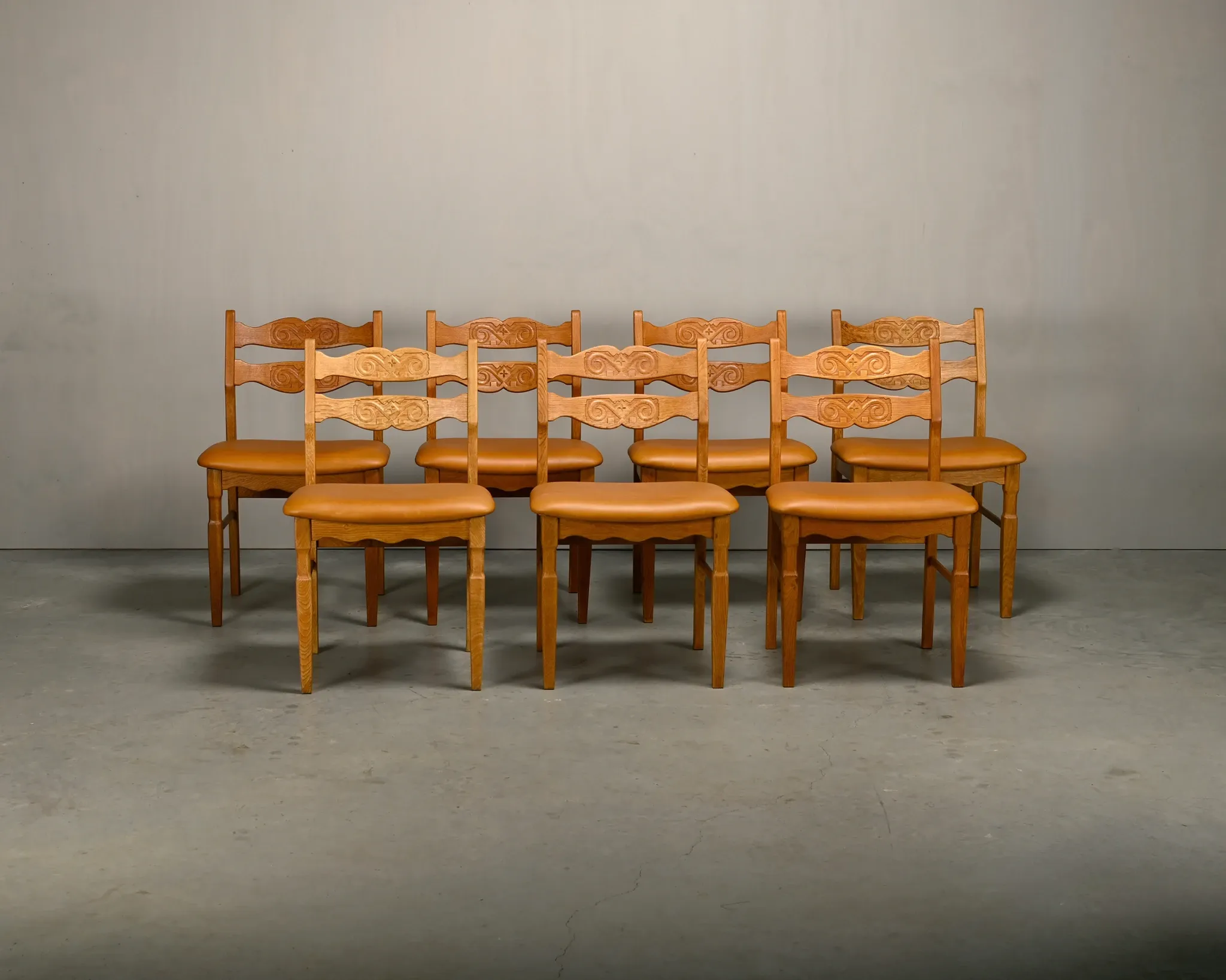Chaises de salle à manger style Razorblade par Henning Kjærnulf en chêne et cuir, Danemark