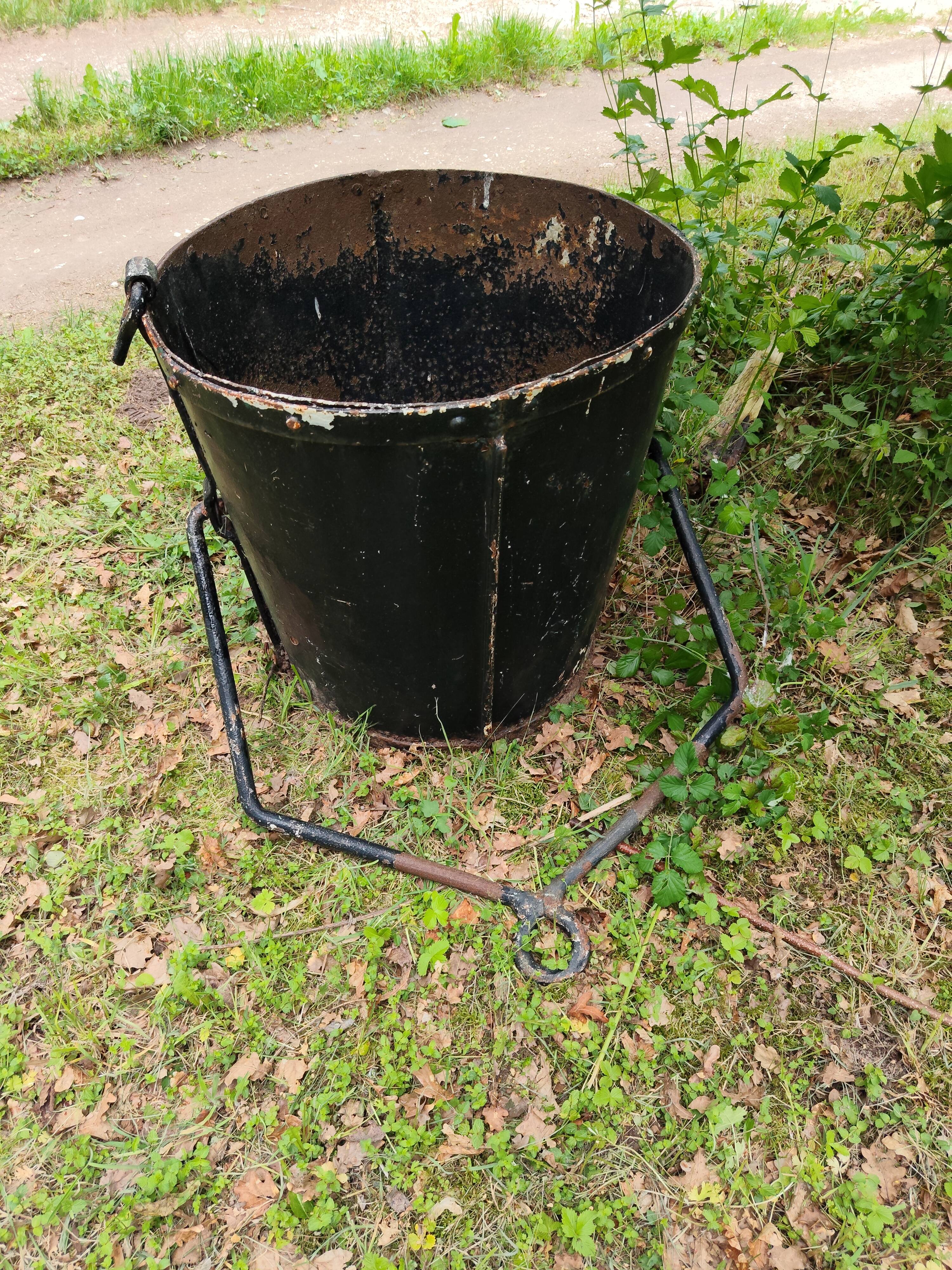 Set of 2 old industrial pot covers for planters, 1 m.