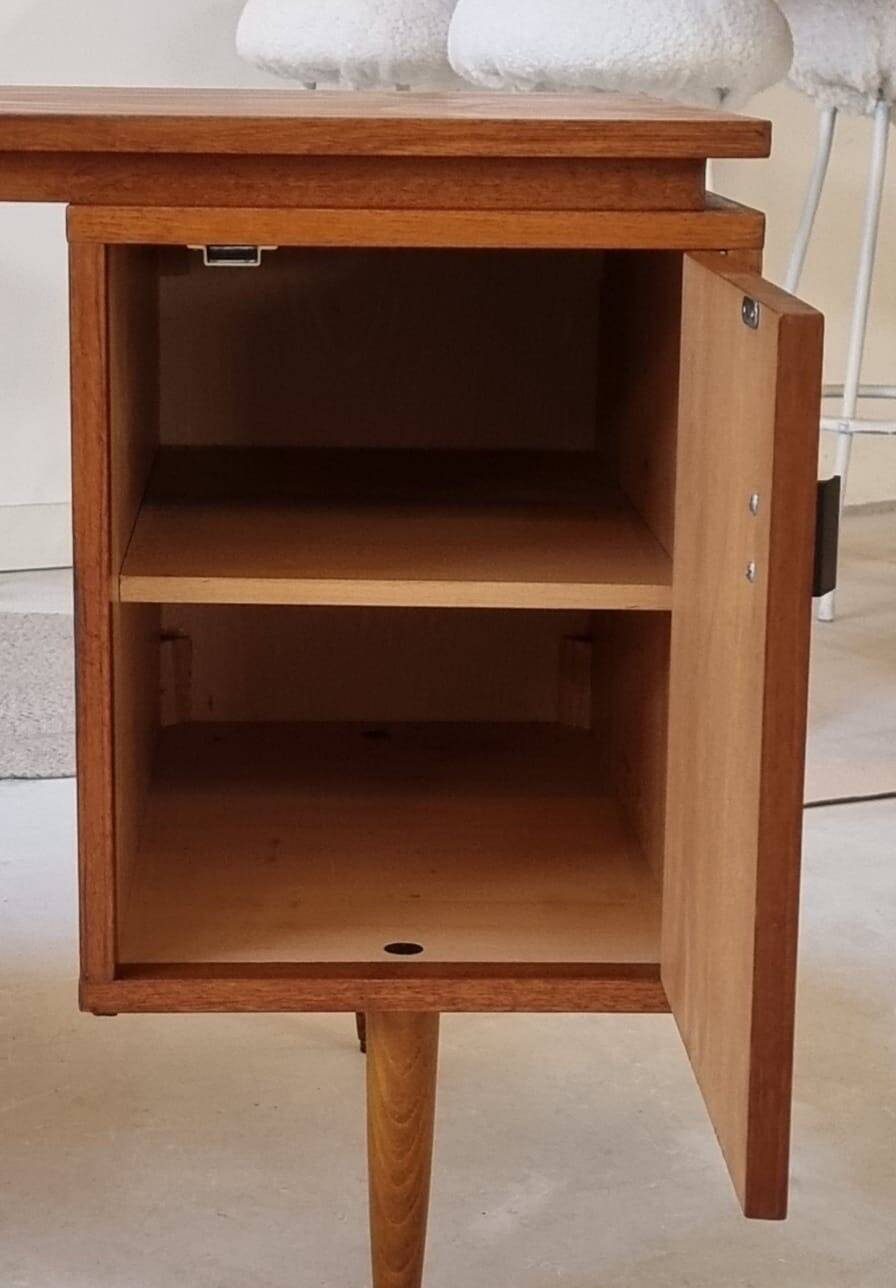 Bureau du milieu du siècle