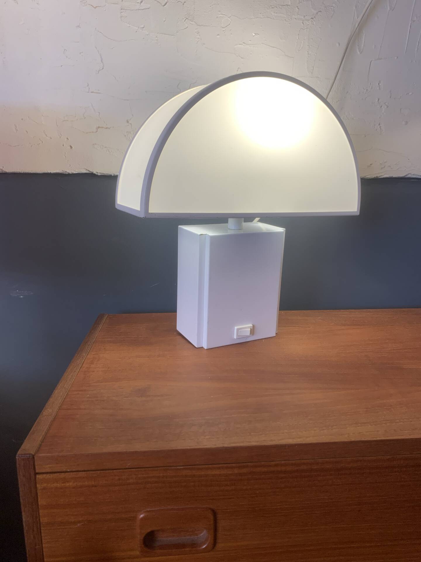 Guzzini lamp