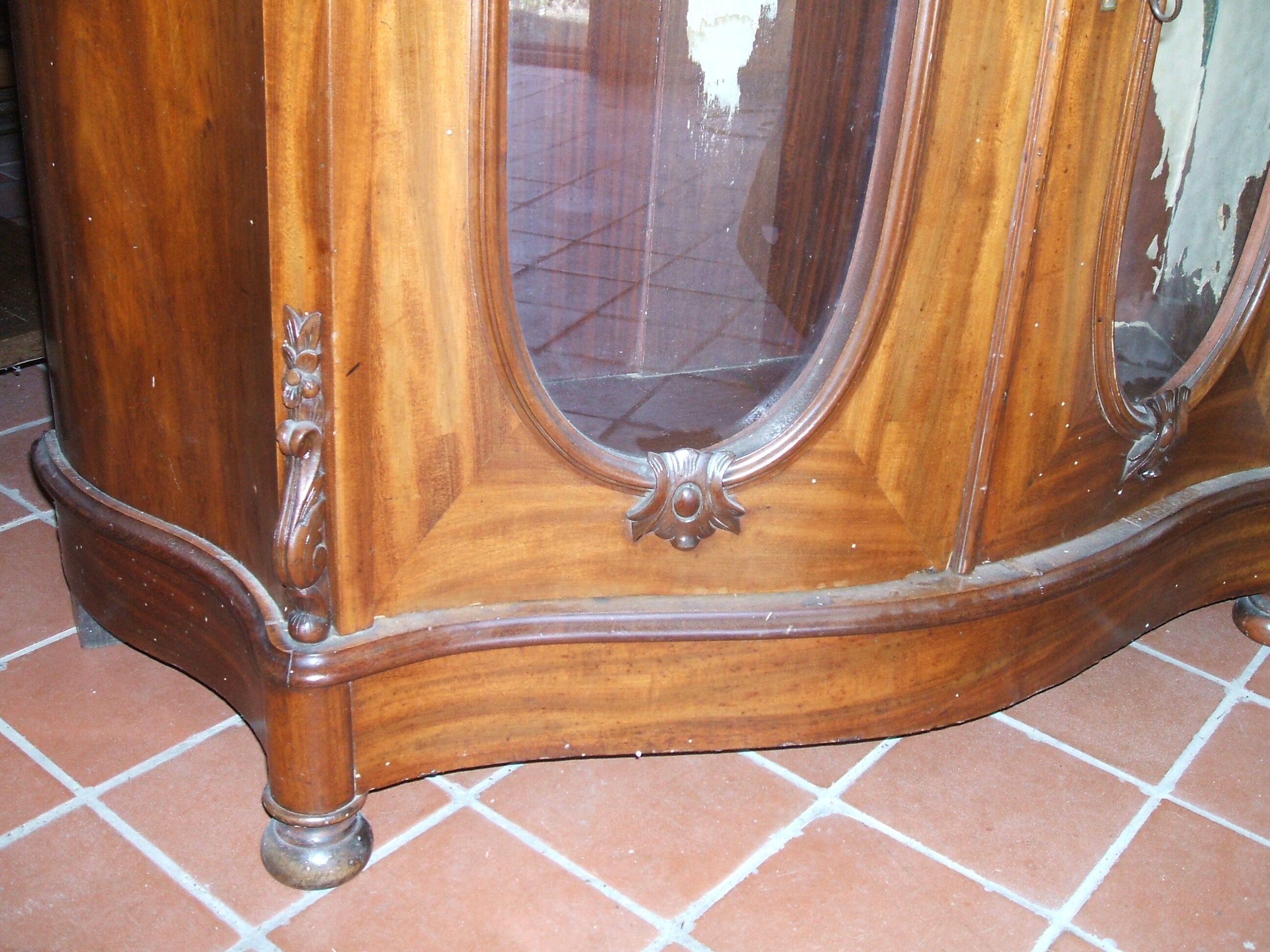 Napoleon III support height cabinet