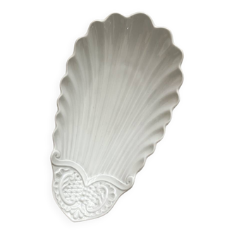 Shell dish in old porcelain