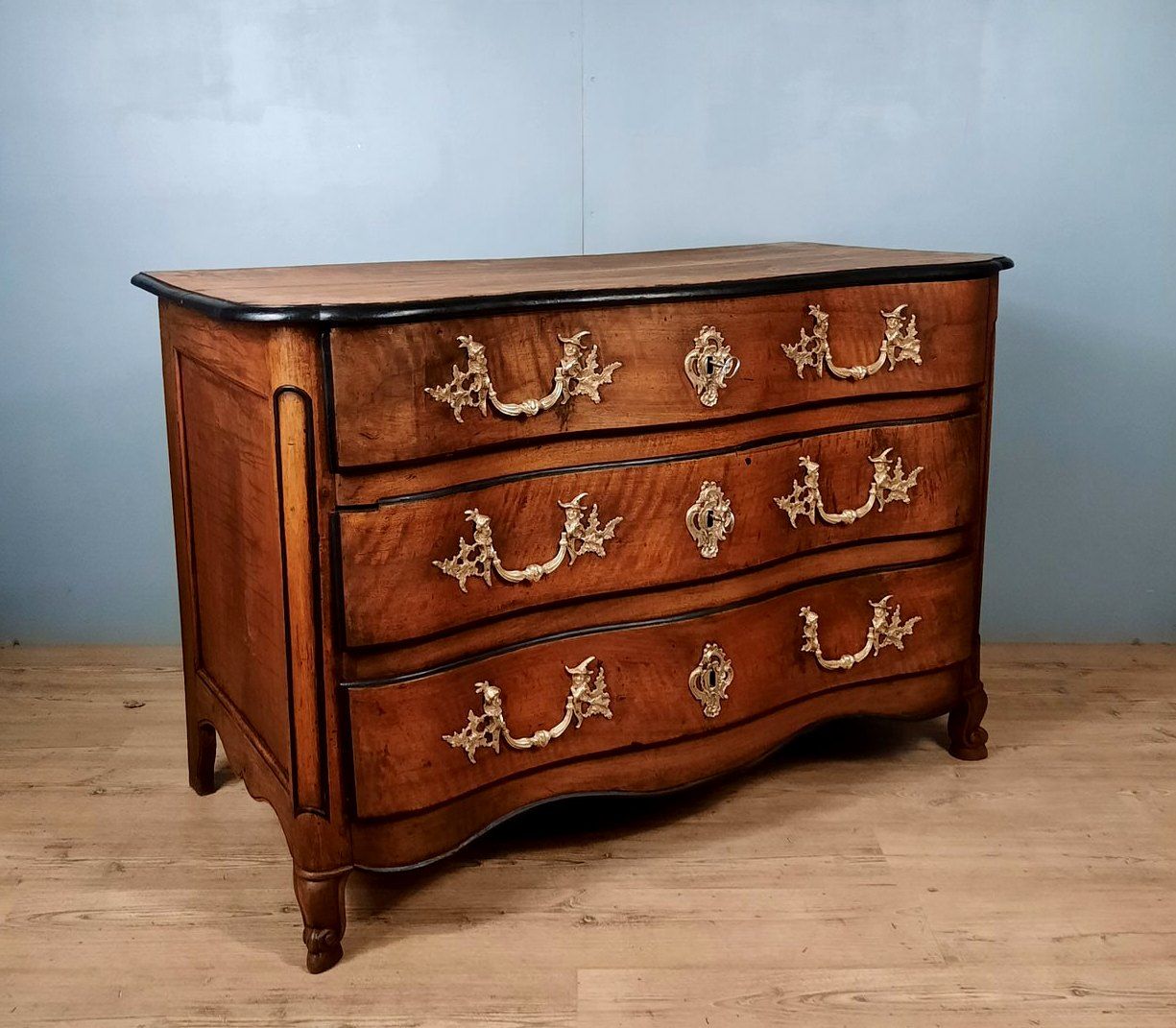 Chest of drawers crossbow louis XV in walnut XVIII th around 1750