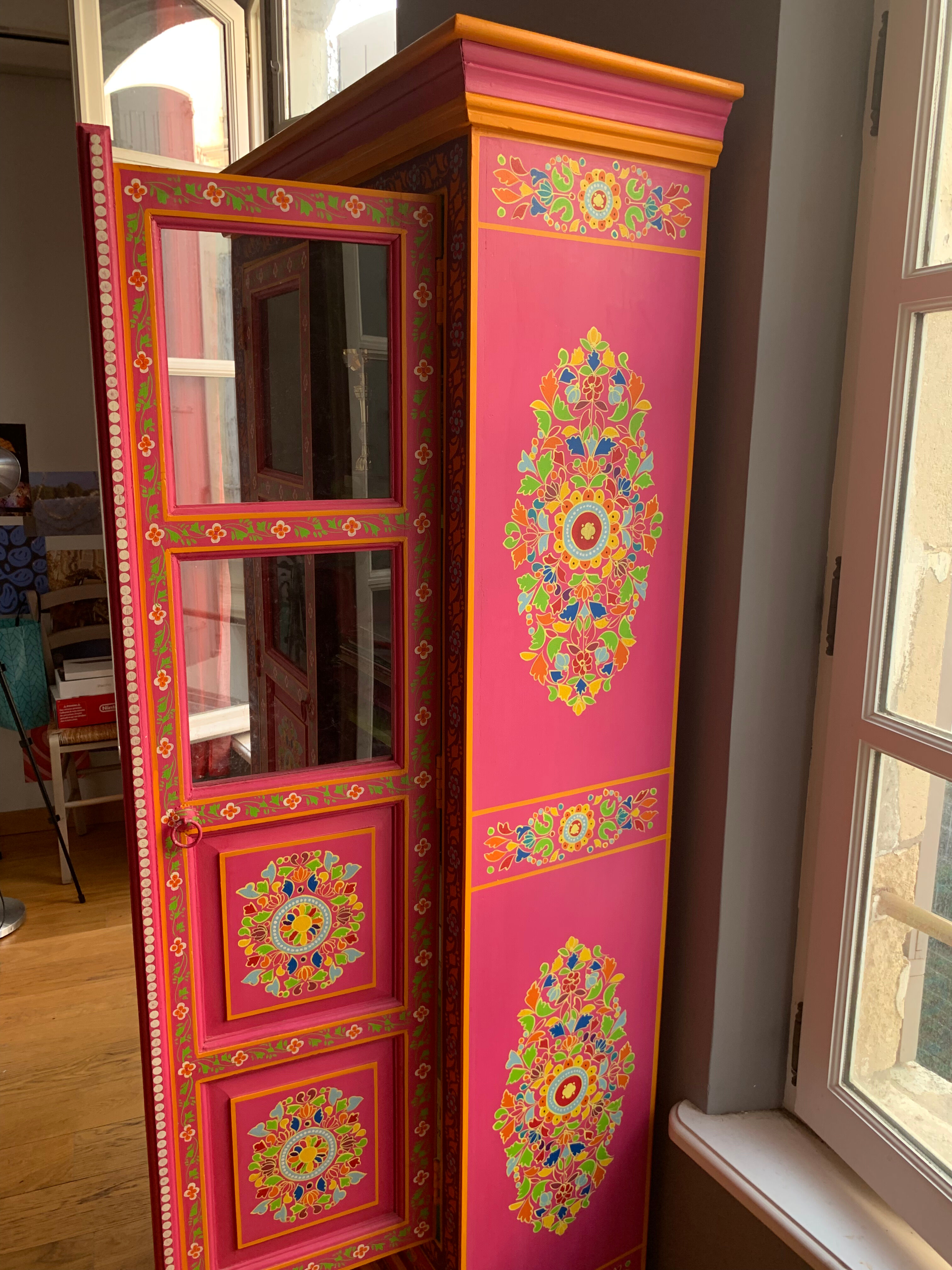 Mango cabinet maisons du monde series trailers