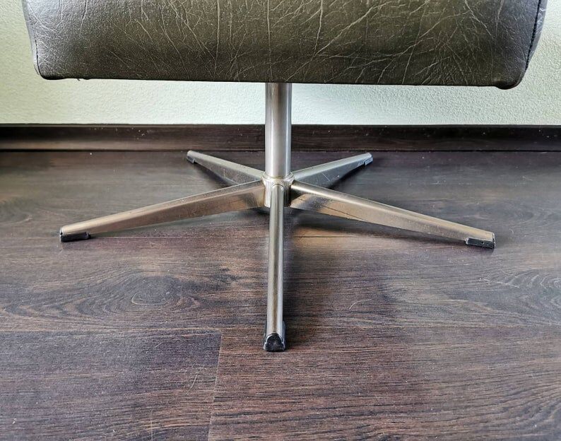 Metal footrest with 70cm leather coating
