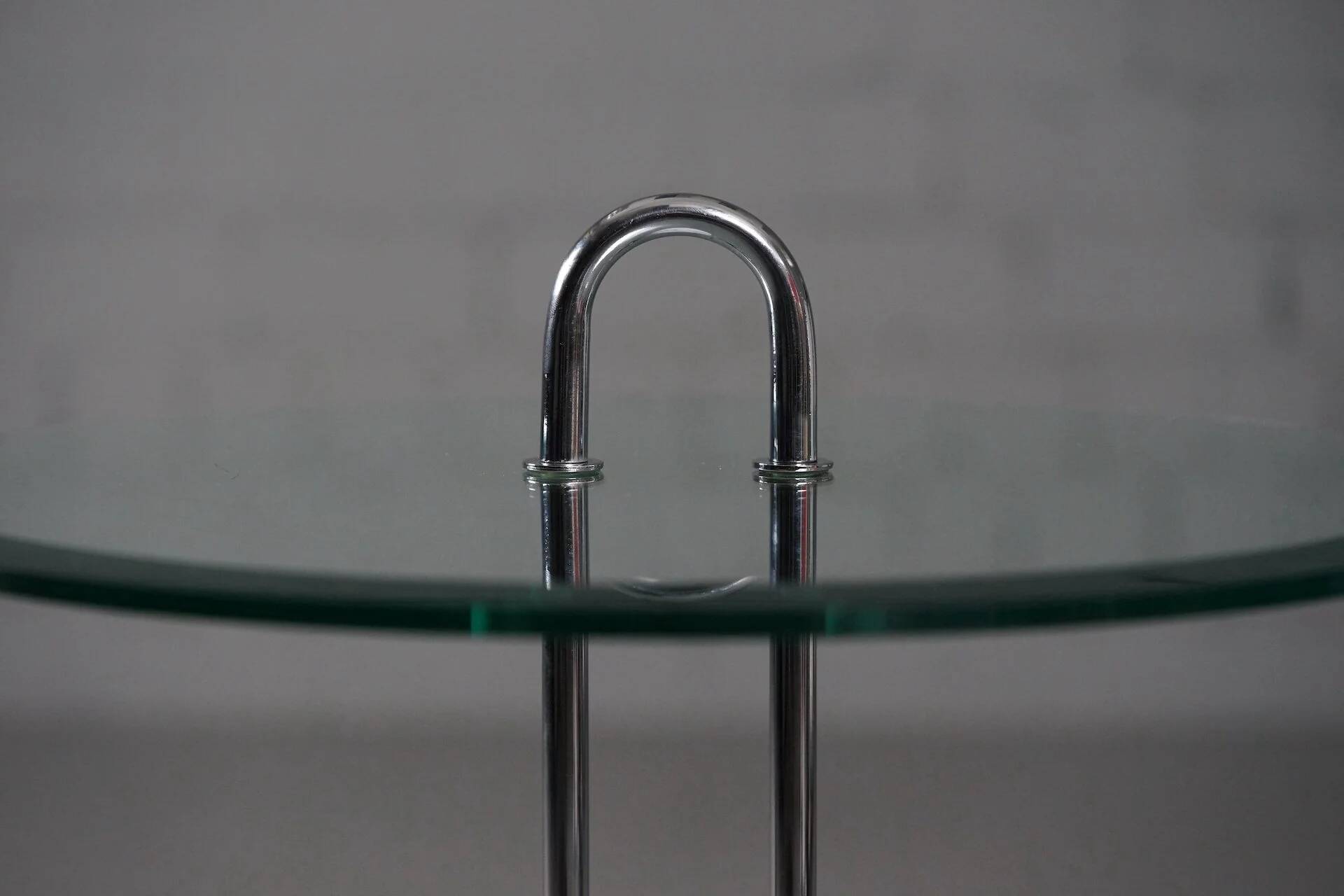 Table d'appoint par Vico Magistretti pour Cattelan