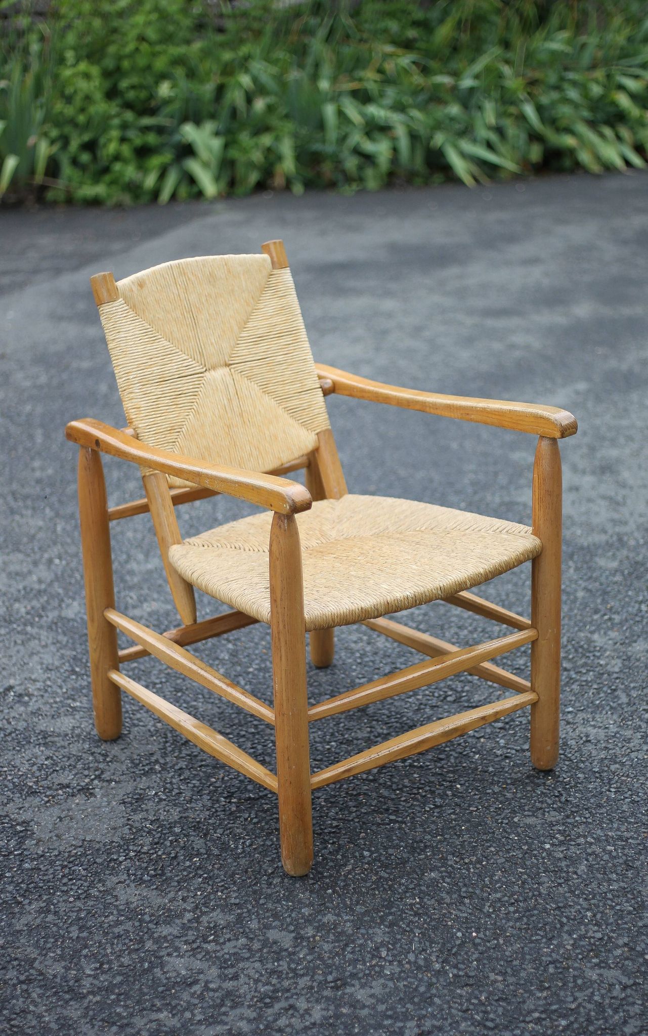Charlotte Perriand armchair model 21 Chamrousse, French designer armchair