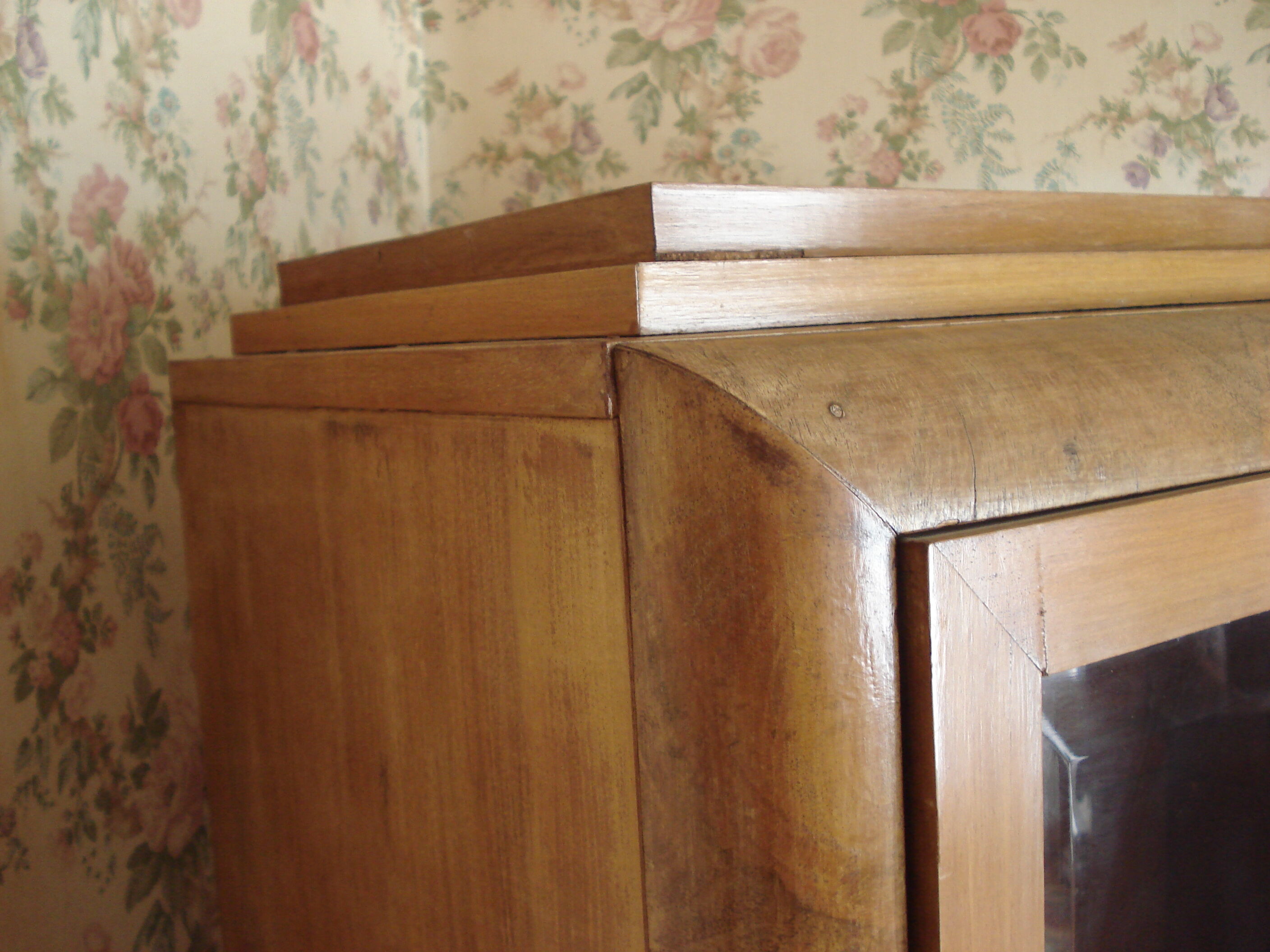 Showcase furniture / silverware