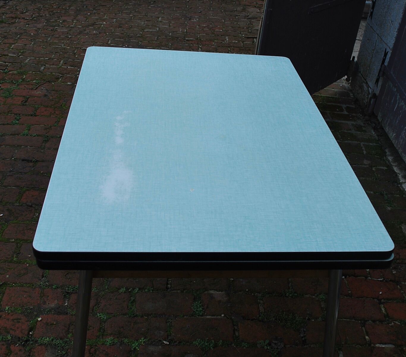 Vintage aniseed green formica table