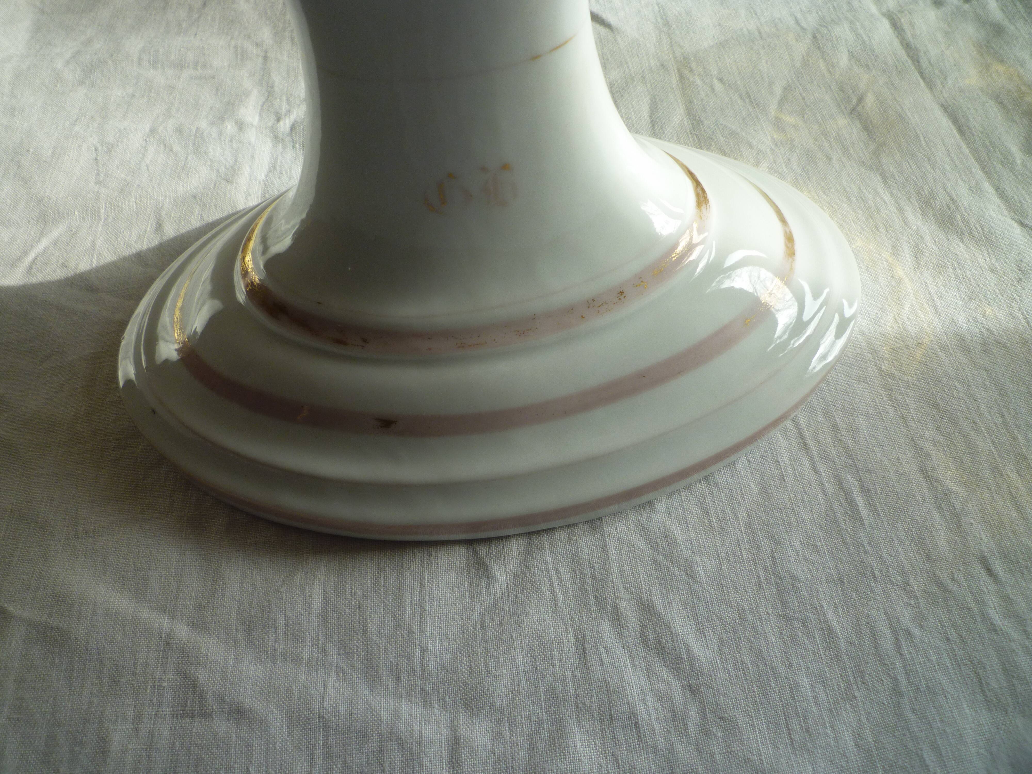 Large porcelain basket from the Napoleon III era